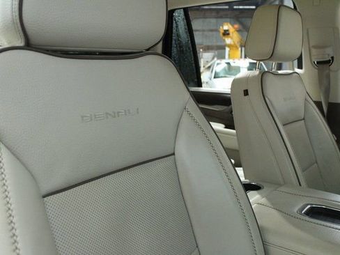 Used 2021 GMC Yukon Denali image 11