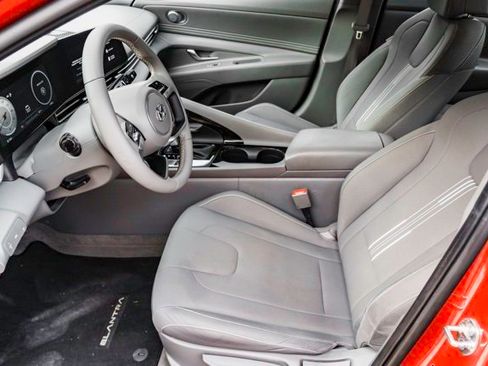 Certified 2023 Hyundai Elantra SEL w/ Convenience Package image 9