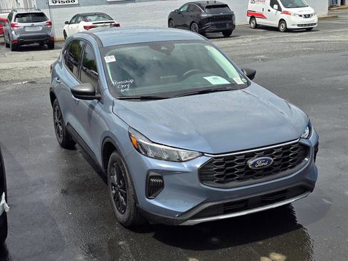 Used 2025 Ford Escape Active FWD image 9