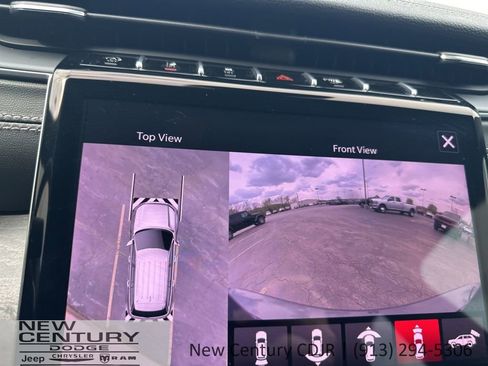 Used 2025 Jeep Grand Cherokee Limited w/ Luxury Tech Group II AWD/4WD image 47