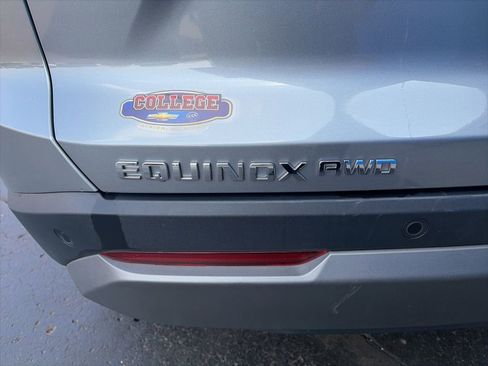 Used 2025 Chevrolet Equinox LT w/ Convenience Package II image 8