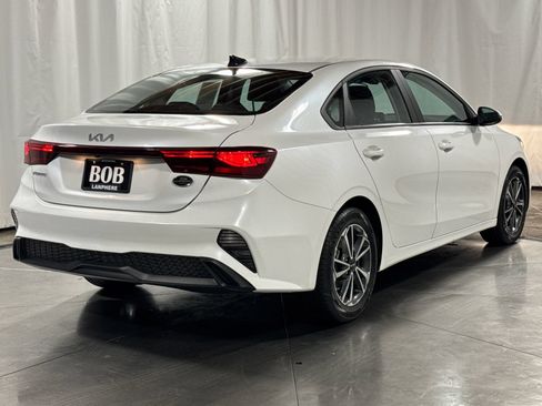 Certified 2022 Kia Forte LXS w/ LXS Technology Package FWD image 15