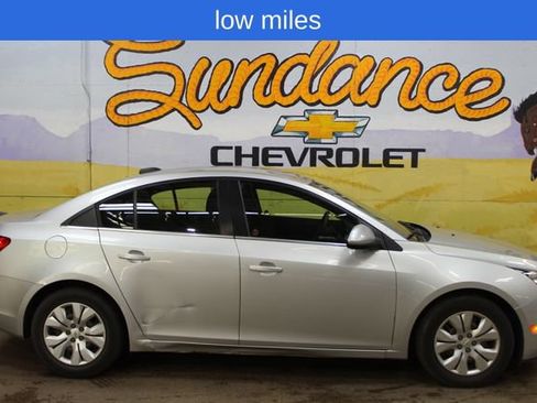 Used 2015 Chevrolet Cruze LT FWD image 1