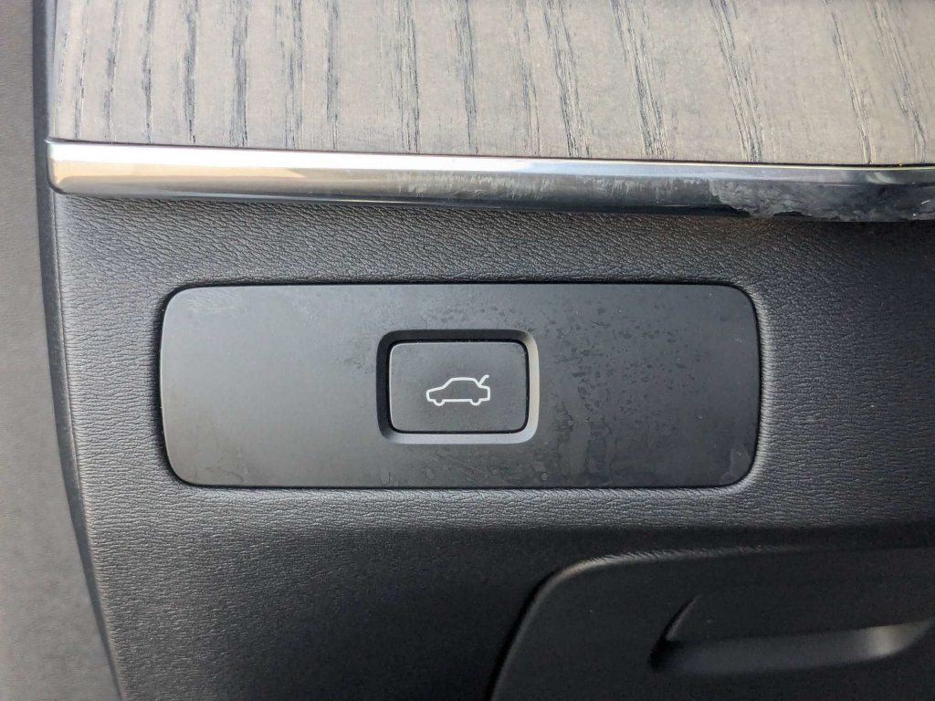 Certified 2023 Volvo XC90 B6 Ultimate AWD/4WD image 34