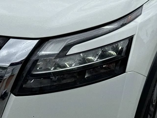 Certified 2025 Nissan Pathfinder SV AWD/4WD image 10
