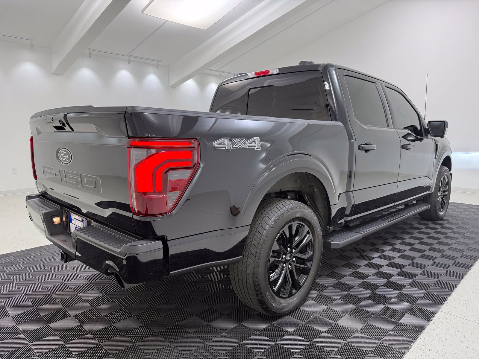 Used 2024 Ford F150 Lariat w/ Equipment Group 502A High AWD/4WD image 6