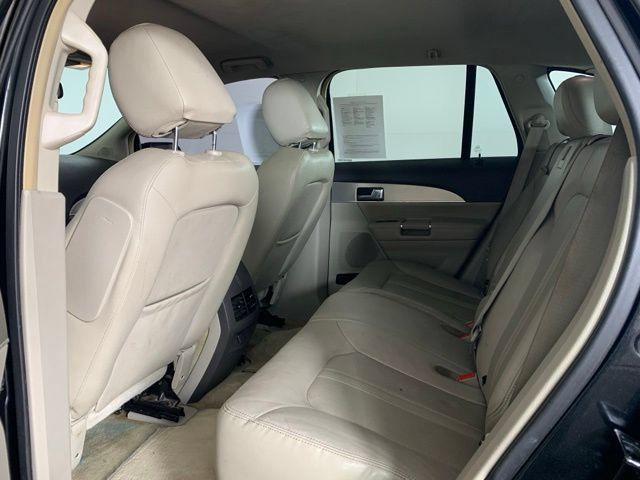 Used 2013 Lincoln MKX FWD image 7