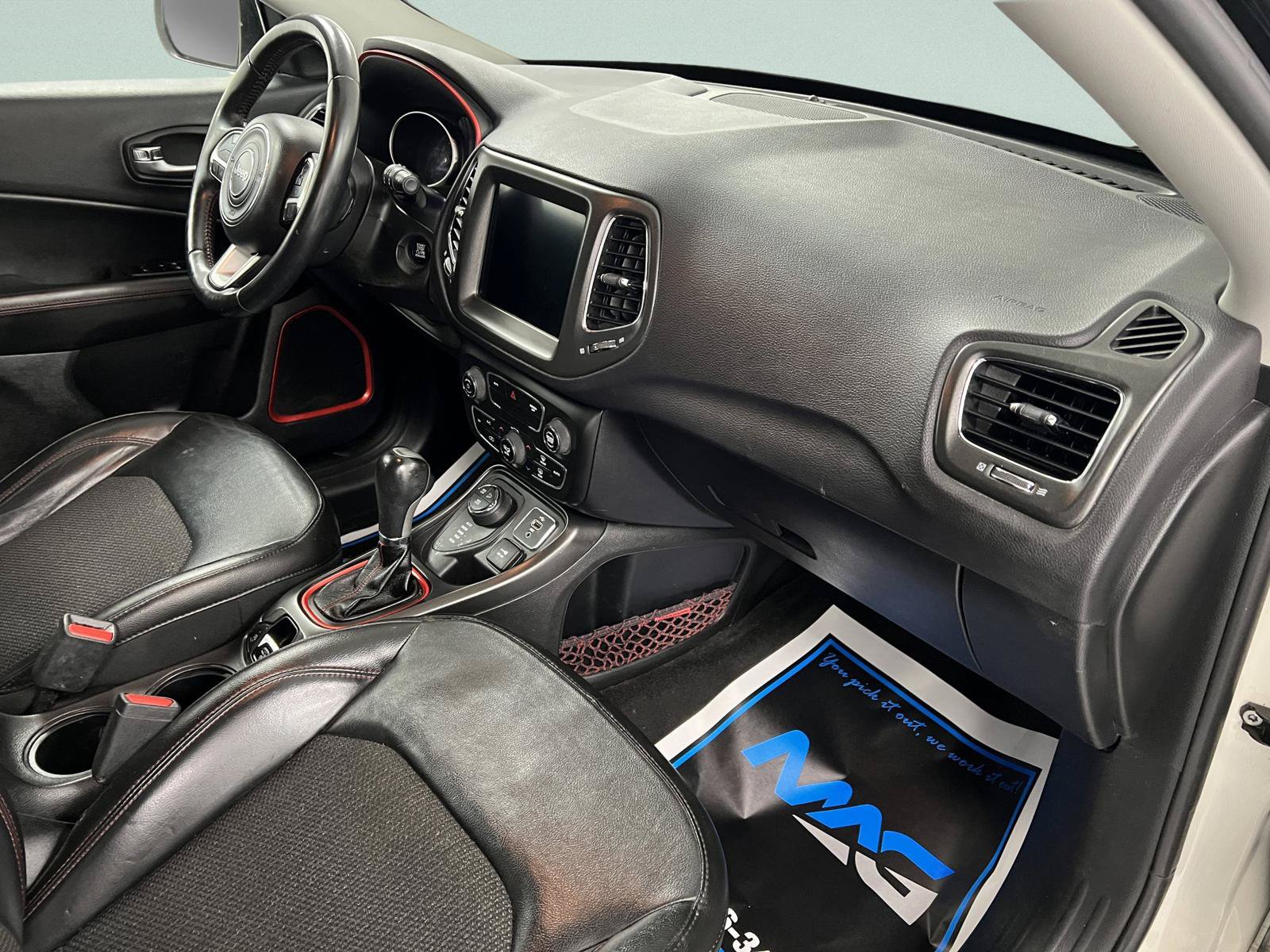 Used 2018 Jeep Compass Trailhawk AWD/4WD image 39