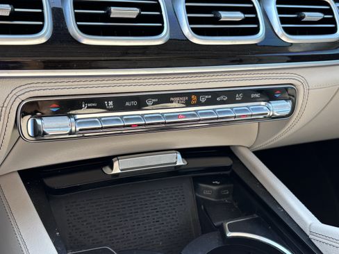 Used 2024 Mercedes-Benz GLS 450 4MATIC image 31