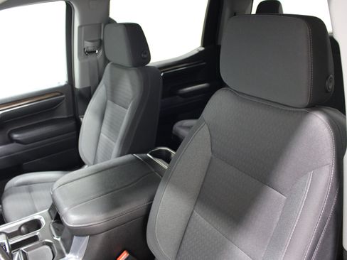Used 2023 Chevrolet Silverado 1500 RST w/ Redline Edition AWD/4WD image 4