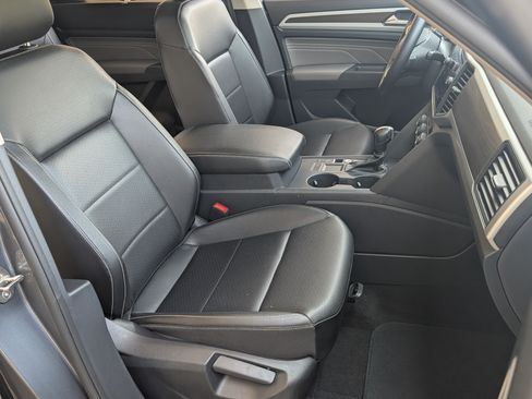 Used 2021 Volkswagen Atlas SE w/ Panoramic Sunroof Package FWD image 24