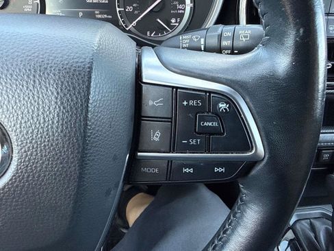 Used 2021 Toyota Highlander XSE AWD/4WD image 27