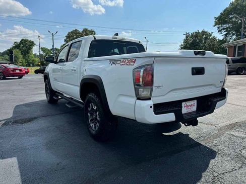 Used 2022 Toyota Tacoma TRD Off-Road w/ Technology Package AWD/4WD image 2
