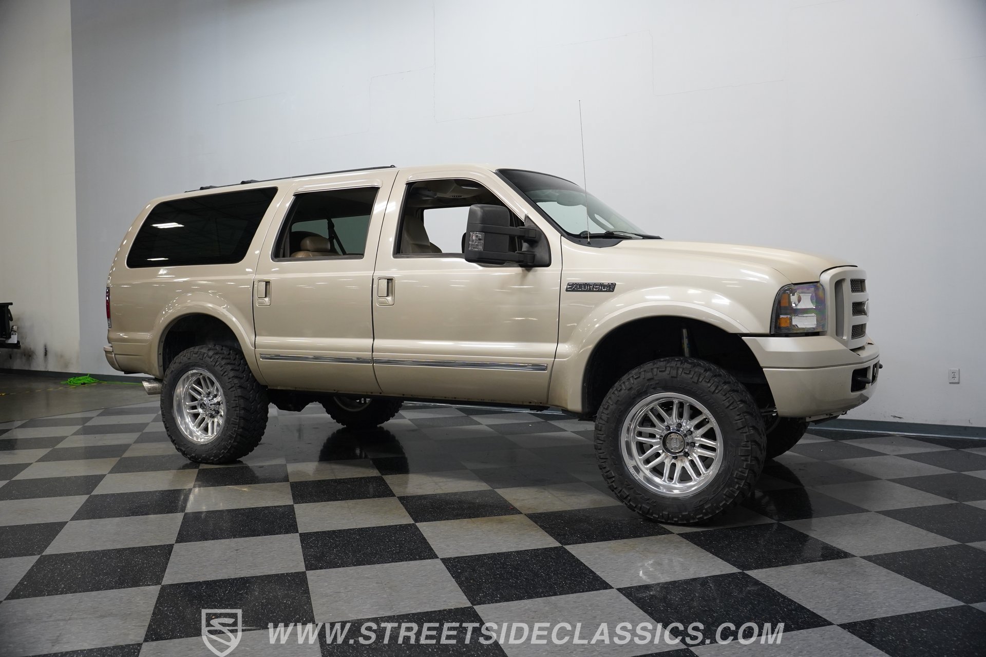 Used 2005 Ford Excursion Limited AWD/4WD image 15