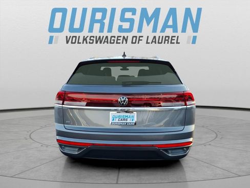 Used 2024 Volkswagen Atlas Cross Sport SE image 3