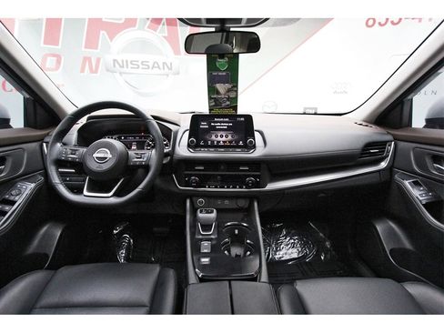 Used 2023 Nissan Rogue SV w/ SV Premium B Package image 7