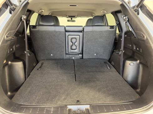 Used 2024 Mitsubishi Outlander SE image 16