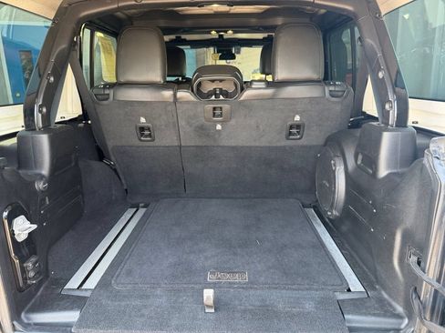 Used 2020 Jeep Wrangler Unlimited Rubicon AWD/4WD image 17