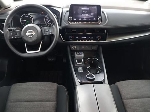 Used 2022 Nissan Rogue SV AWD/4WD image 2