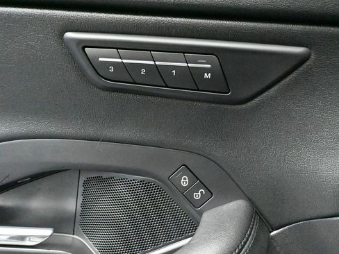 Used 2020 Jaguar E-PACE SE image 21