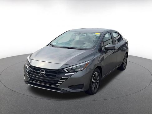 Used 2025 Nissan Versa SV FWD image 4