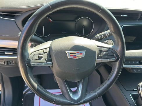 Used 2021 Cadillac XT4 Premium Luxury w/ Cold Weather Package AWD/4WD image 10