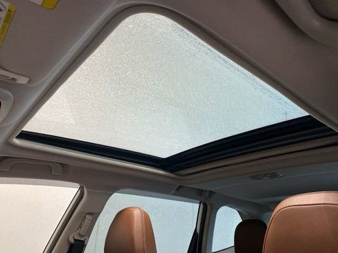 Used 2023 Subaru Forester Touring image 12