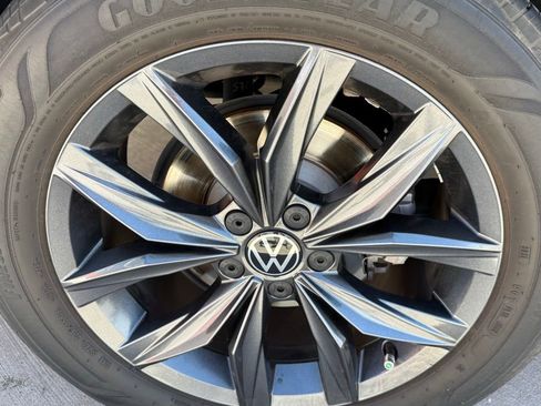 Used 2023 Volkswagen Tiguan SE FWD image 10