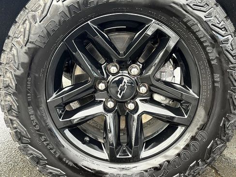 Certified 2025 Chevrolet Silverado 1500 Custom Trail Boss w/ Midnight Edition image 8