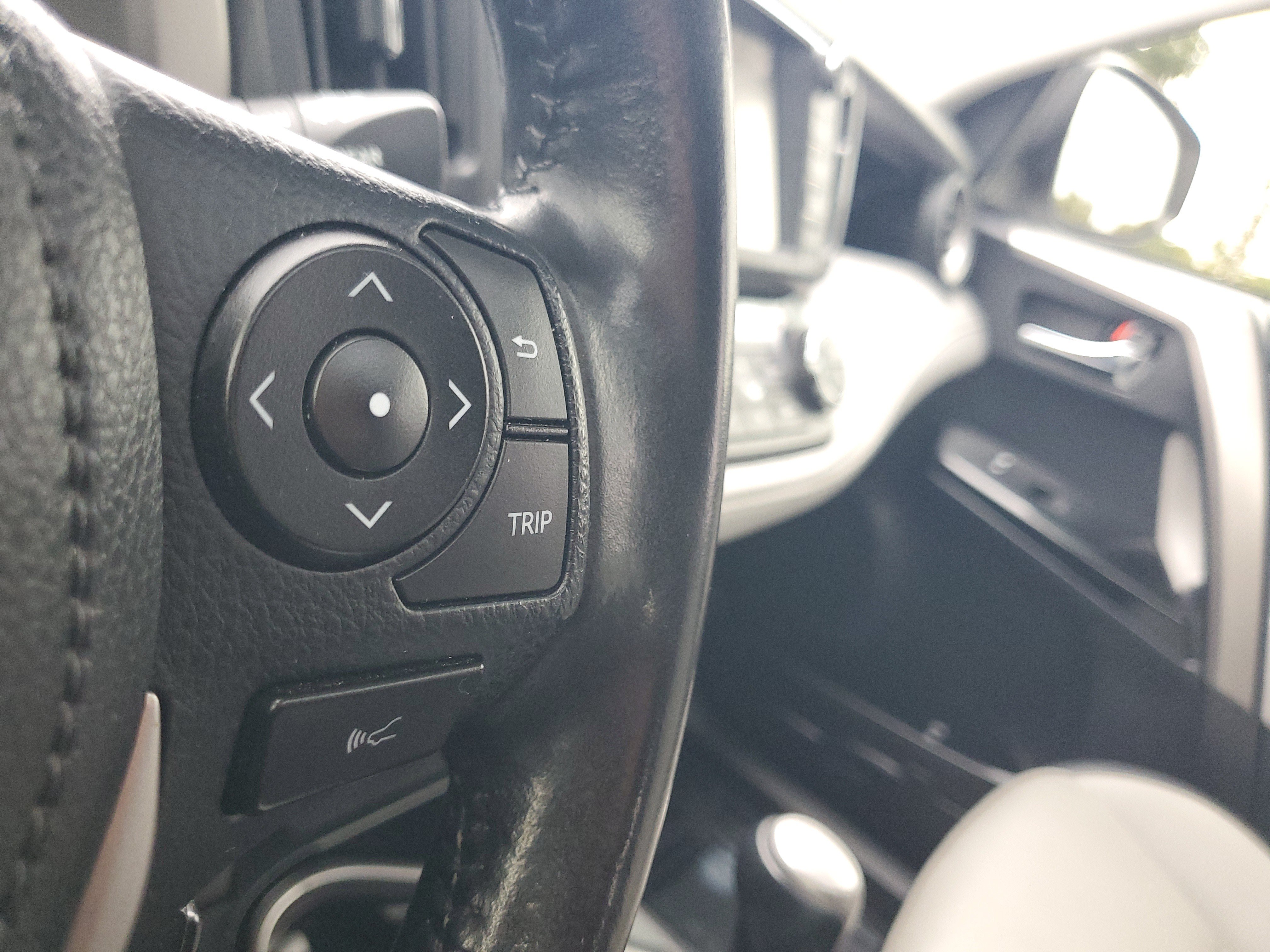 Certified 2018 Toyota RAV4 Limited w/ Advanced Technology Package AWD/4WD image 28