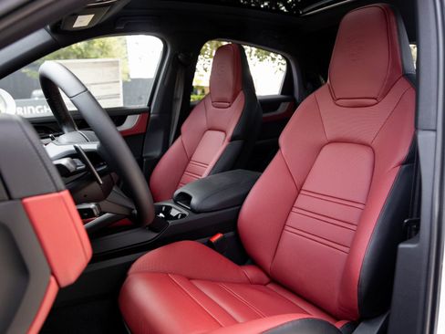 Used 2026 Porsche Cayenne S AWD/4WD image 5