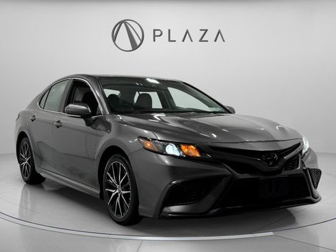 Used 2024 Toyota Camry SE w/ Cold Weather Package image 7