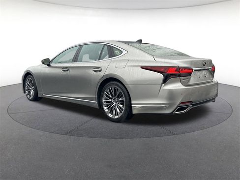 Used 2022 Lexus LS 500 AWD image 3