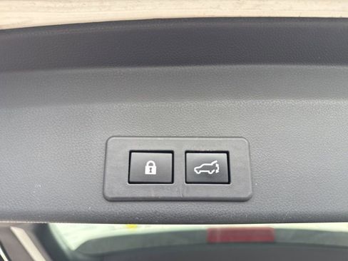 Used 2020 Subaru Ascent Limited w/ Popular Package #2A image 9