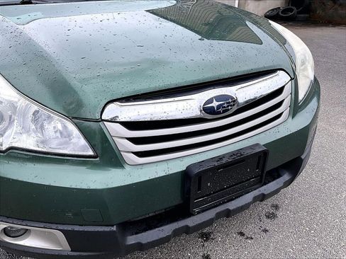 Used 2010 Subaru Outback 2.5i Premium AWD/4WD image 25