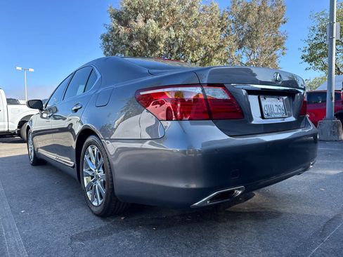 Used 2012 Lexus LS 460 w/ Comfort Pkg RWD image 6