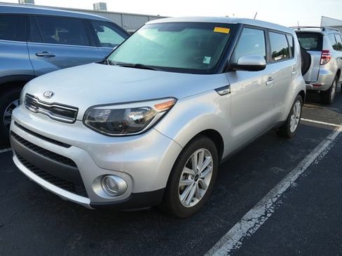 Used 2018 Kia Soul + FWD image 3