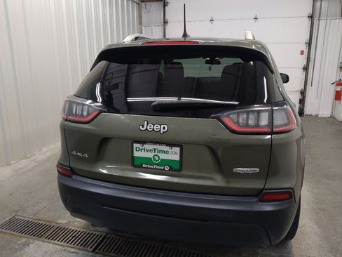 Used 2019 Jeep Cherokee Latitude w/ Cold Weather Group AWD/4WD image 7