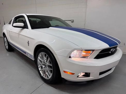 Used 2012 Ford Mustang Premium RWD image 1
