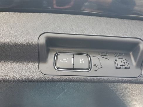 Used 2022 Ford Explorer ST-Line w/ Class IV Trailer Tow Package image 8