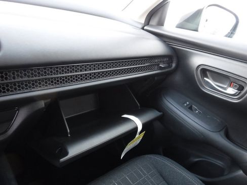 Used 2024 Honda HR-V LX image 21