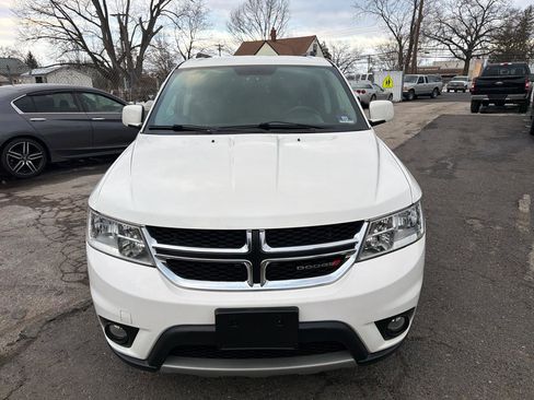 Used 2015 Dodge Journey SXT w/ Flexible Seating Group image 2