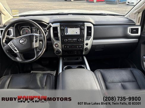 Used 2018 Nissan Titan PRO-4X w/ Pro-4x Convenience Package image 10