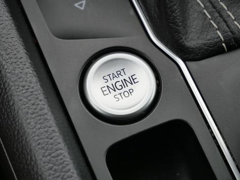 Used 2022 Volkswagen Atlas Cross Sport SEL R-Line image 27