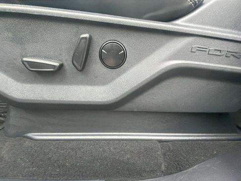 Used 2025 Ford Expedition Platinum image 26