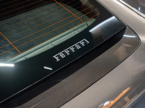 Used 2019 Ferrari 812 Superfast RWD image 32