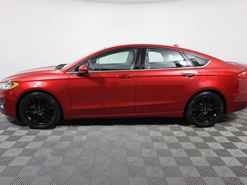 Used 2020 Ford Fusion SE w/ Equipment Group 151A FWD image 8
