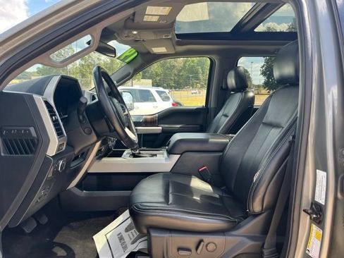 Used 2019 Ford F150 Lariat w/ Equipment Group 502A Luxury AWD/4WD image 7
