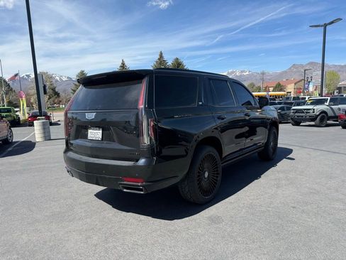 Used 2021 Cadillac Escalade Sport Platinum image 4