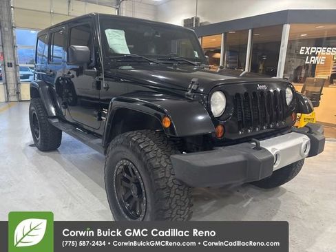 Used 2013 Jeep Wrangler Unlimited Sahara w/ Connectivity Group AWD/4WD image 4